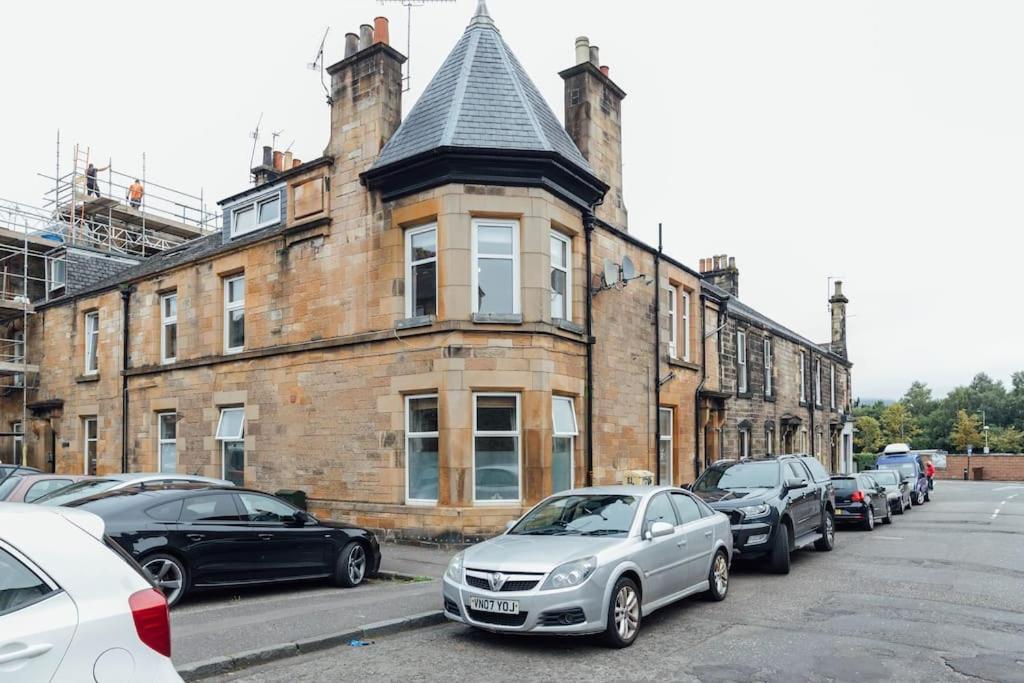 Stylish Stirling Apartment - Free Parking Exterior photo