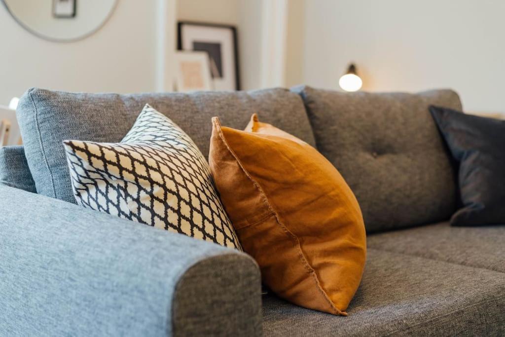 Stylish Stirling Apartment - Free Parking Exterior photo