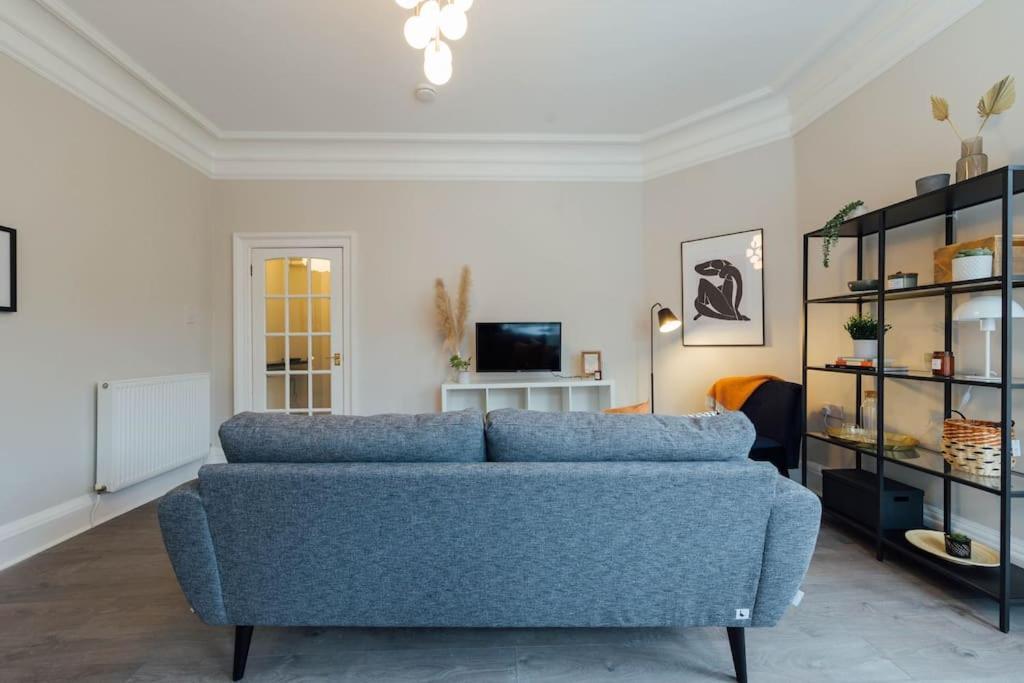 Stylish Stirling Apartment - Free Parking Exterior photo